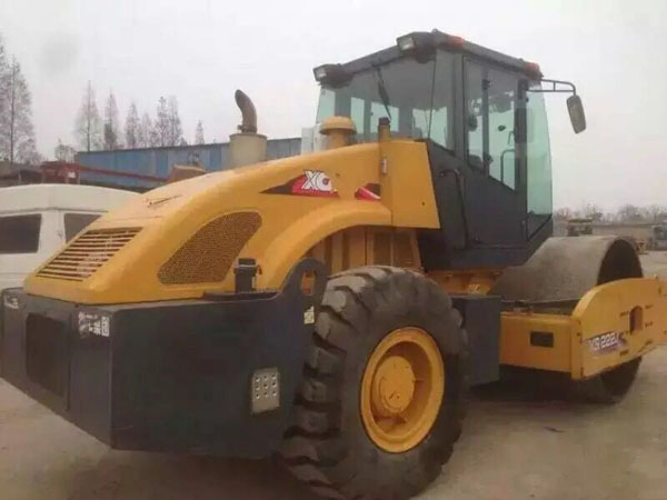 徐工壓路機222